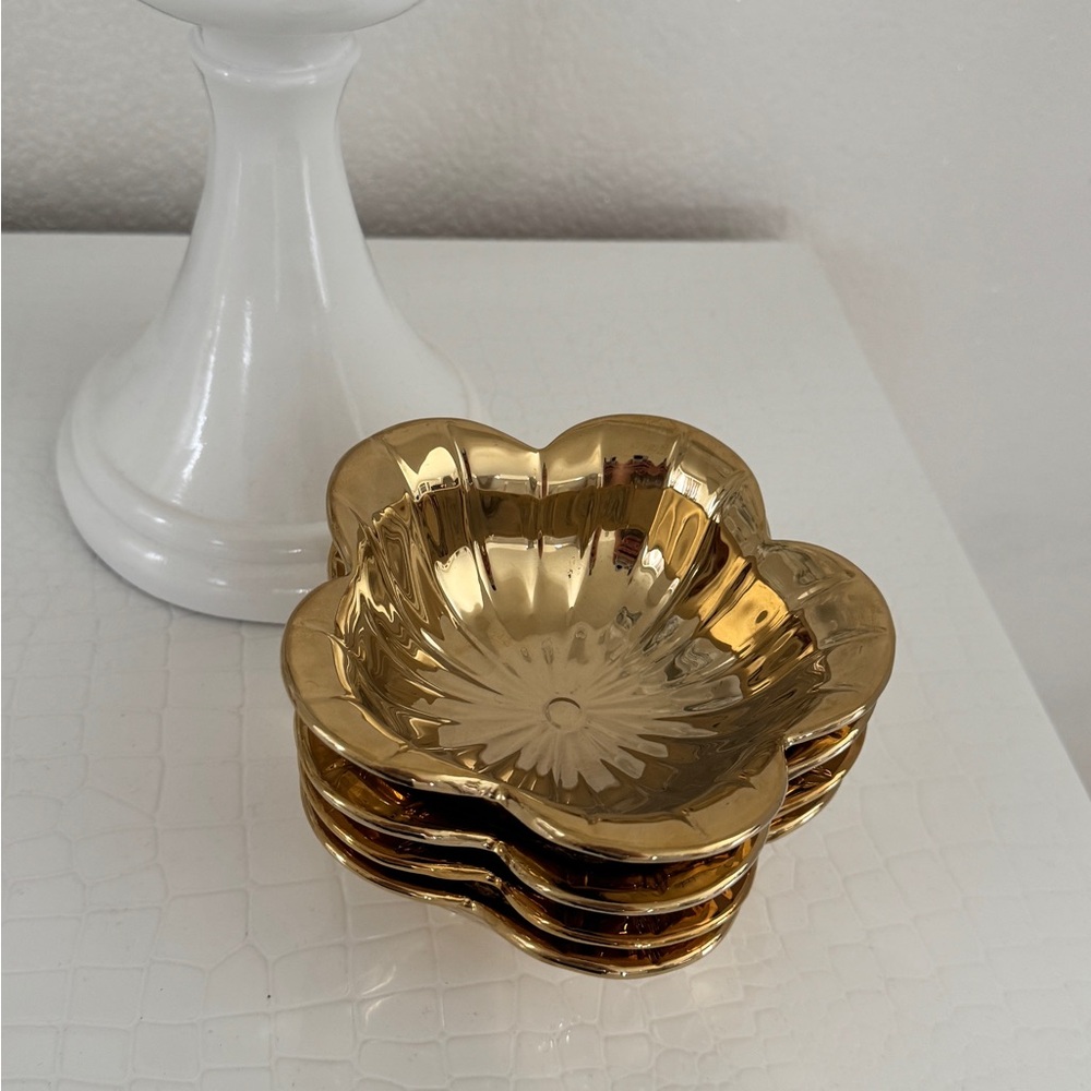 Set of Four Gold Flower-Shaped Bowls - Picture 3 of 3